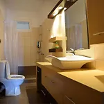 Skorponeria Beachfront House בית נופש *
