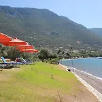 Skorponeria Beachfront House בית נופש