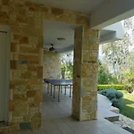 בית נופש Skorponeria Beachfront House