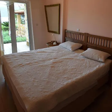 Skorponeria Beachfront House Holiday home *