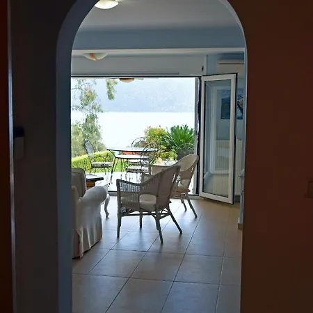 Skorponeria Beachfront House Дом отдыха