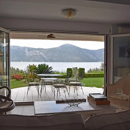 Skorponeria Beachfront House Skroponeria
