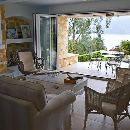 Skorponeria Beachfront House