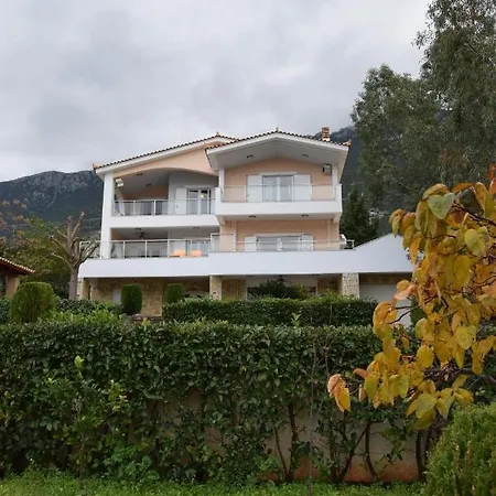 Сasa de vacaciones Skorponeria Beachfront House