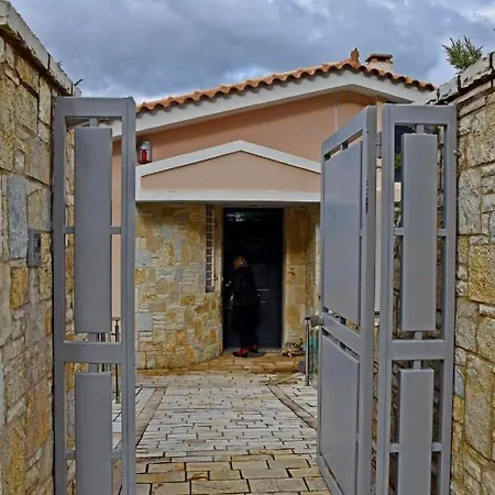 Skorponeria Beachfront House Дом отдыха Skroponeria