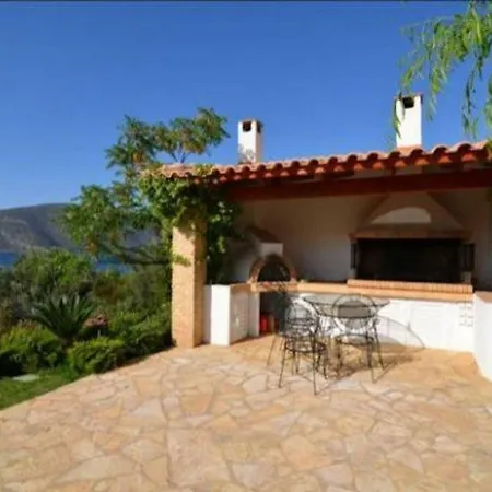 Skorponeria Beachfront House Дом отдыха *